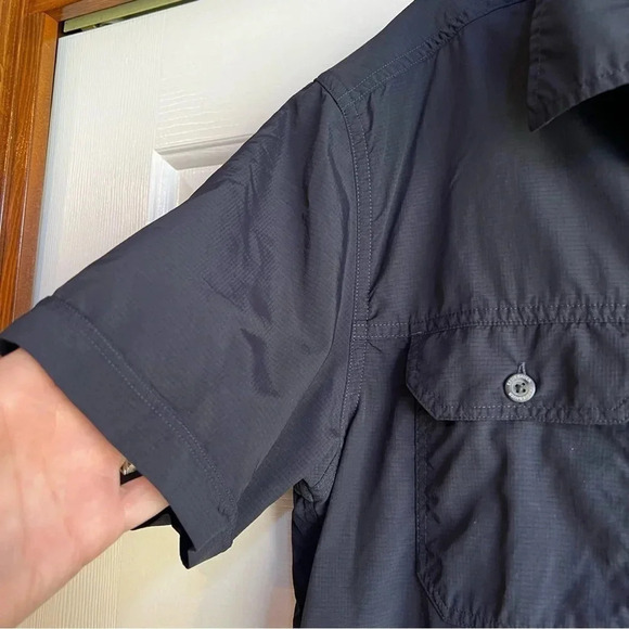 Eddie Bauer performance tech short sleeve button down shirt men’s size small - Picture 4 of 10
